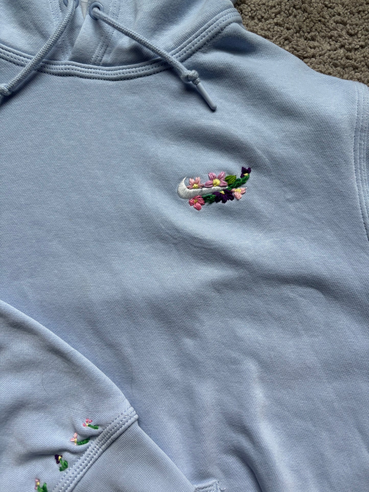 Blue sweatshirt - Flowers